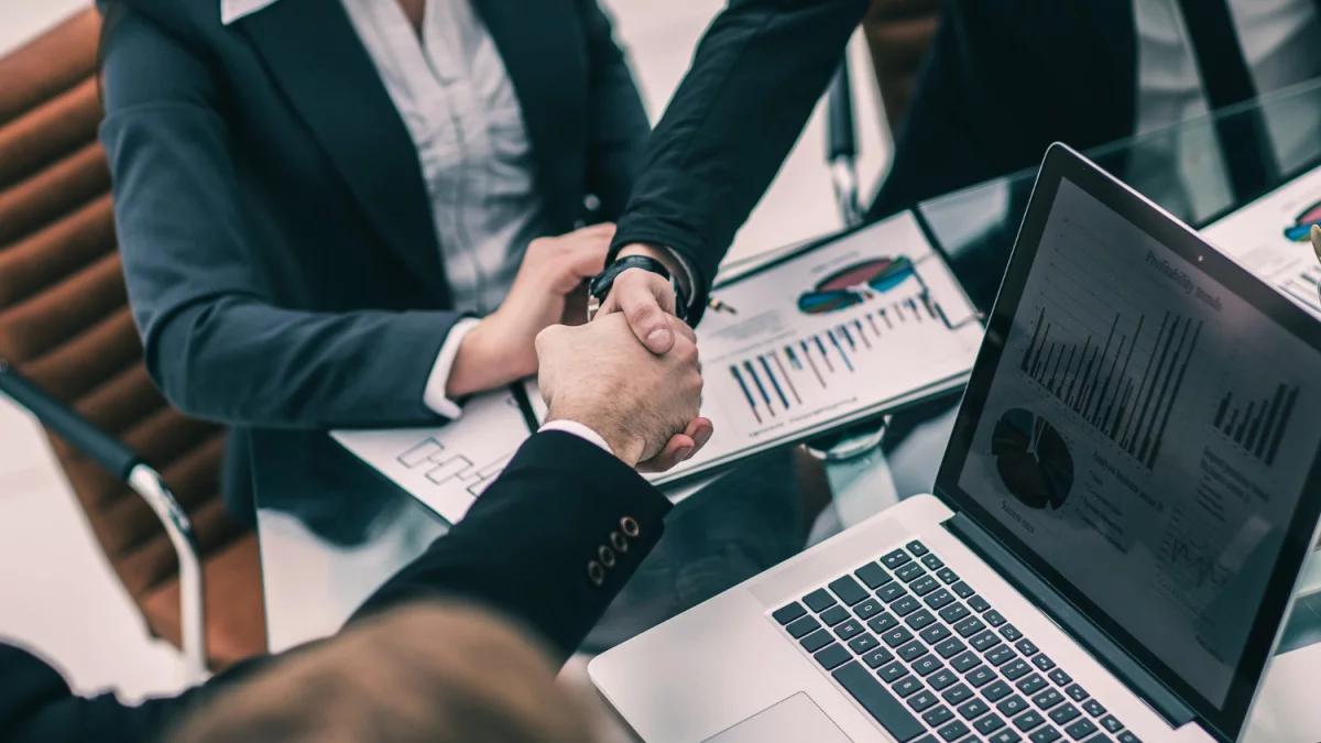 Czy w 2024 jeszcze warto  kupić szkolenia okresowe bhp?